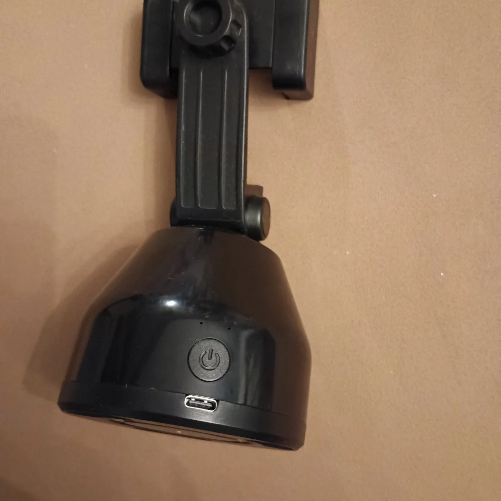 The smart personal cameraman 360° auto rotation